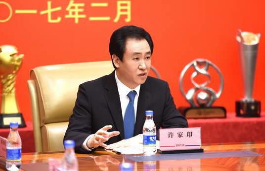 沙拉维曾在2016年至2019年为罗马效力，之后来到中超踢球，2021年1月再次加盟罗马并效力至今，今夏沙拉维已经和罗马续约至2025年。